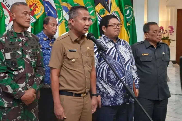 Atasi Kekeringan di Jabar, Pemprov Beri Bantuan 5,7 Juta Liter Air Bersih