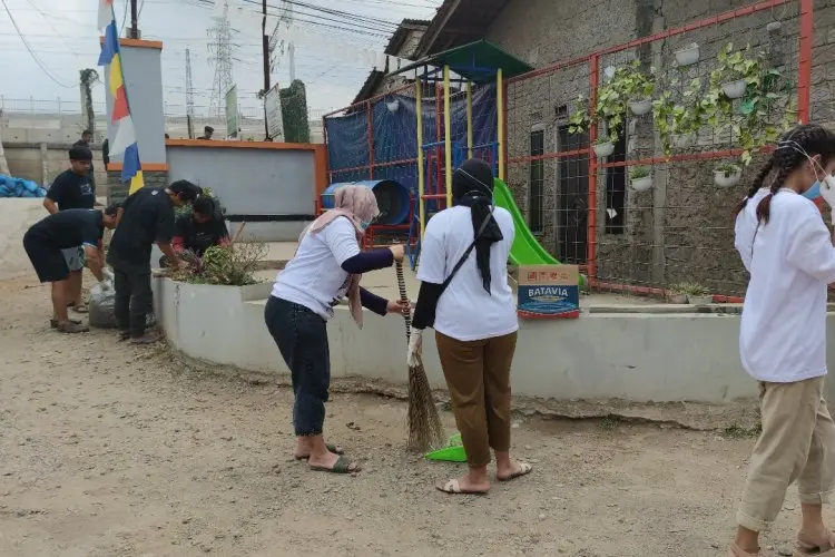 Ganjar Padjajaran Turun Tangan Bersihkan Lingkungan yang Langganan Banjir