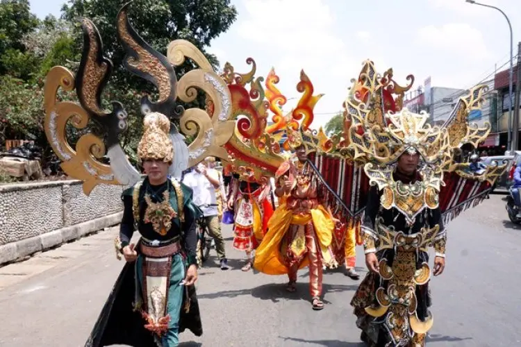 FOTO: Karnaval Pesona Andir Meriahkan HJKB ke-213