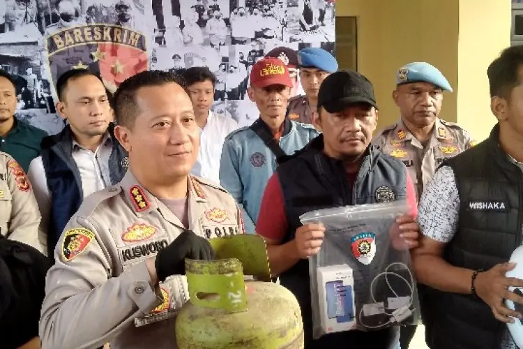 Terbakar Cemburu, Sang Kekasih Dihantam Tabung Gas Hingga Tewas