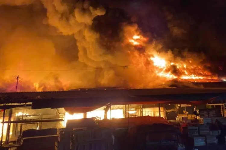 Pasar Leuwiliang Hangus Terbakar, Bupati Bogor Minta Relokasi dan Kajian Aman dari Bencana Kebakaran