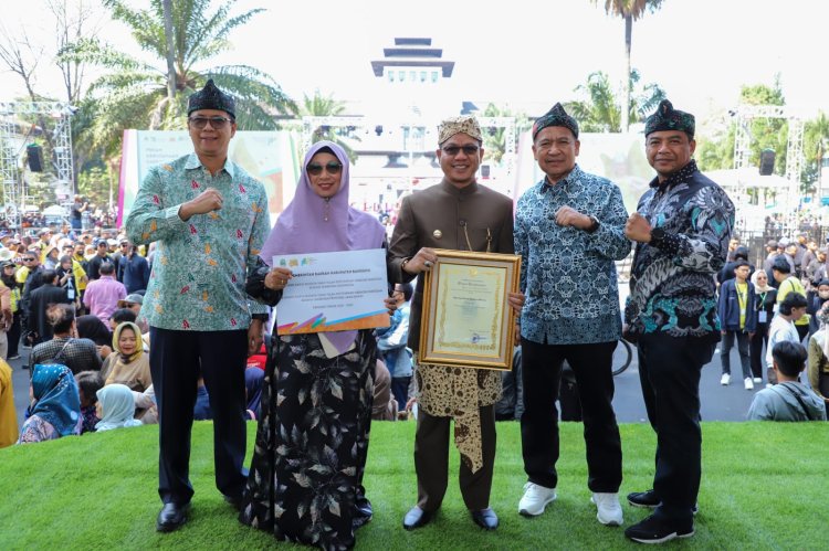 Kabupaten Bandung Meraih Penghargaan TKKSD Terbaik Se-Jawa Barat 2023