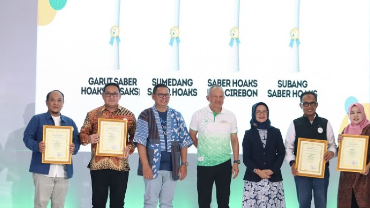 Cirebonkab Saber Hoaks Sabet Penghargaan Anti Hoaks of The Year