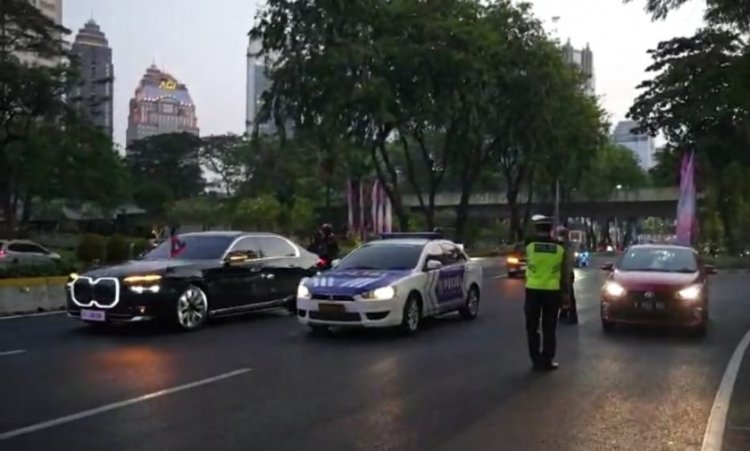 Viral Mobil Patroli Terobos Rombongan Delegasi KTT ASEAN, Dirlantas PMJ Sebut Sedang Terburu-buru