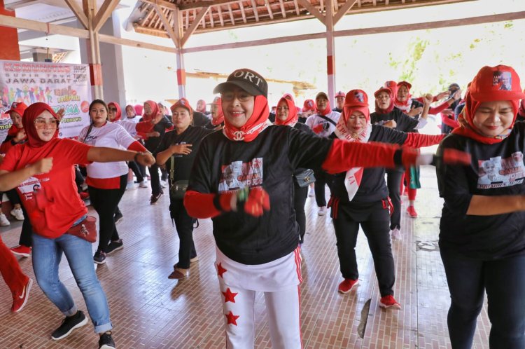 Lawan Mager! KST Jabar Dukung Ganjar Ajak Emak-Emak Cegah Osteoporosis Lewat Senam Sehat 