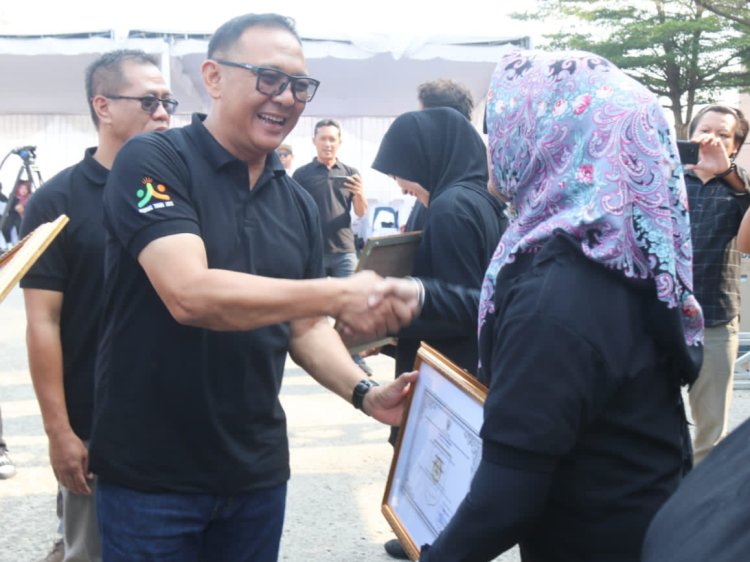 Bupati Bogor Iwan Setiawan Berikan Penghargaan Kepada Patriot Olahraga 