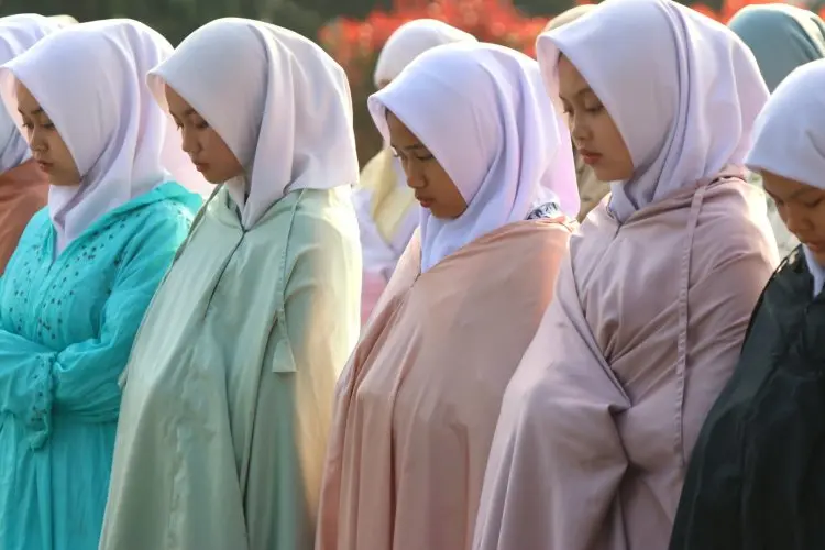 FOTO: Ratusan Siswa DHIS Laksanakan Salat Istisqa