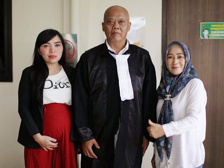 Tangis Pecah dari Sang Istri yang Hamil 8 Bulan, Suaminya Dibebaskan Hakim dari Dakwaan Pengelapan