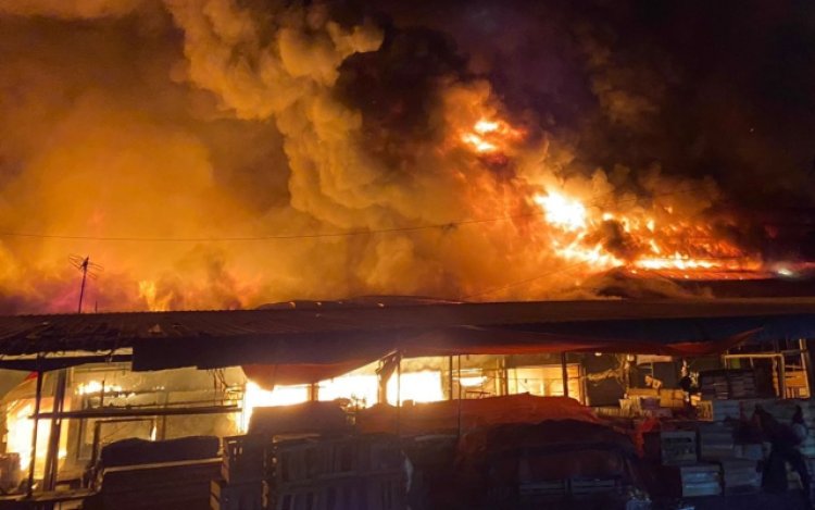 Pasar Leuwiliang Hangus Terbakar, Bupati Bogor Minta Relokasi dan Kajian Aman dari Bencana Kebakaran