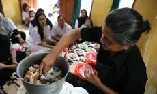 Kembali Berikan Manfaat Nyata, Ganjar Sejati Latih Masyarakat Cimahi Membuat Olahan Bakso Tahu