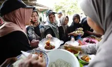 KST Jabar Borong Dagangan UMKM, Pelaku Usaha di Karawang Sumringah