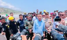 Bey Harap Bupati dan Wali Kota Bisa Kurangi 30 Persen Sampah