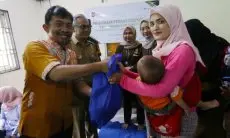 Tekan Angka Stunting, Kelurahan Bubulak dan PT Nutrisius Sari Persada Tebar Ratusan Sembako