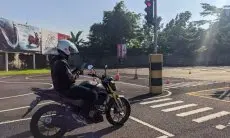 Bagi Pemotor, Hindari Penggunaan Smartphone Saat Berkendara