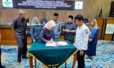 Pemkot Cirebon Sampaikan Laporan Raperda APBD 2024 ke DPRD