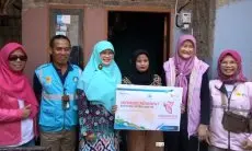 Srikandi PLN Alirkan Listrik Gratis Warga Prasejahtera di Majalaya