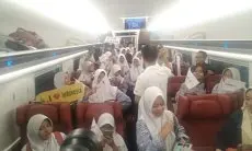 Tak Hanya Terima Donasi, Puluhan Siswa dan Guru SMPN 3 Ngamprah Jajal Kereta Cepat Whoosh