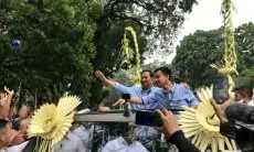 Diarak Pendukung, Prabowo-Gibran Daftar Pilpres 2024 ke KPU RI