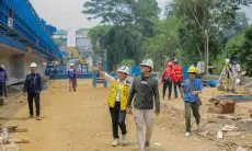 Girder Mulai Dipasang, Bro Ron Dapat Tugas Finishing Jembatan Otista