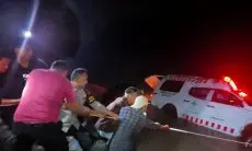 Bawa Ibu Hamil, Ambulans Ini Malah Nyebur 30 Meter ke Dalam Sungai