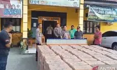 4.800 Botol Miras Cap Tikus Diamankan Polisi