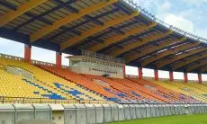 Bojan Hodak Sentil Stadion Yang Ada di Indonesia