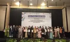 Disdagin Kota Bandung Serahkan Ratusan Sertifikasi Halal dan Uji Mutu Kepada UMKM