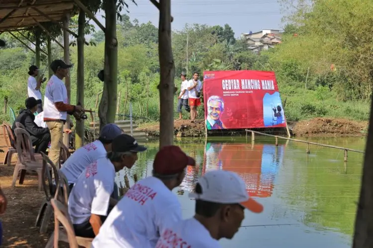 Ganjar Sejati Gelar Gebyar Mancing Mania di Depok, Sebar 50 Kg Ikan