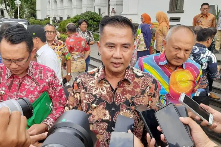 Pj Gubernur Jabar Bey Triadi Optimistis Darurat Sampah Segera Berakhir