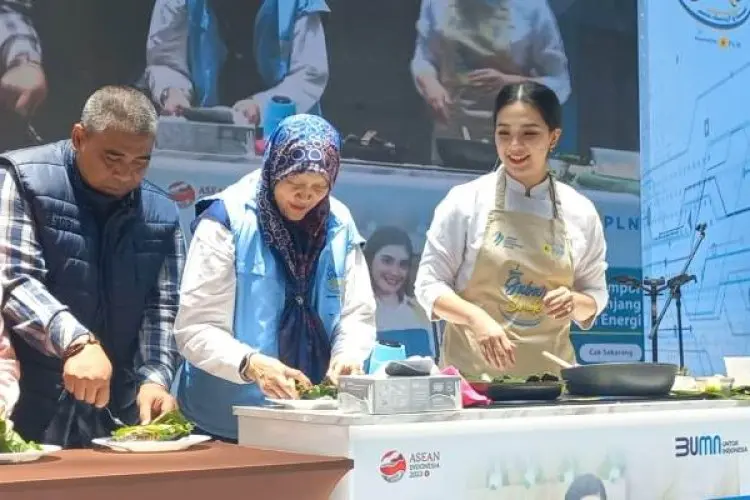 Dorong Transisi Energi, Srikandi PLN UID Jabar Ajak Gunakan Kompor Induksi