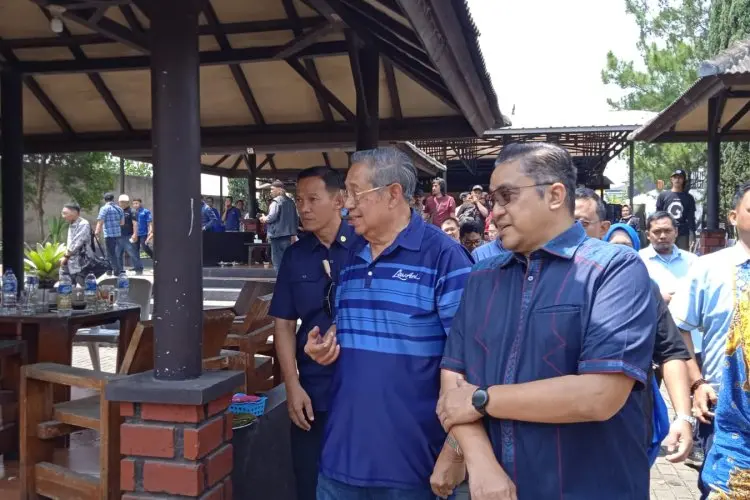 Melepas Rindu, SBY Makan Siang di Restoran Sunda Soreang