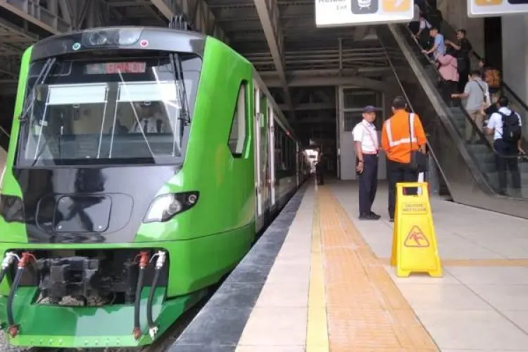 Permudah Penumpang KCJB Whoosh Akses Pusat Kota, Daop 2 Bandung Operasikan KA Feeder Padalarang-Bandung