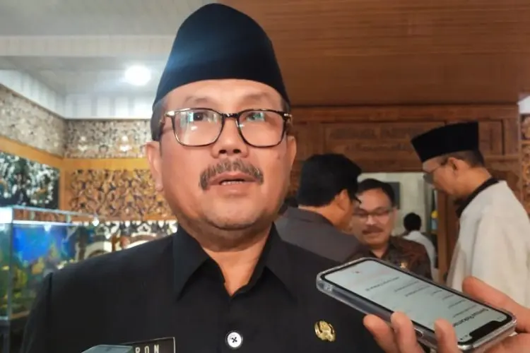Perizinan Disebut dipersulit, Bupati Cirebon Murka
