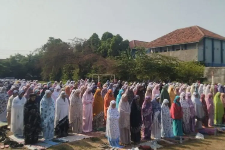 Berharap Turun Hujan, Ribuan Warga Kudus Gelar Salat Istisqa