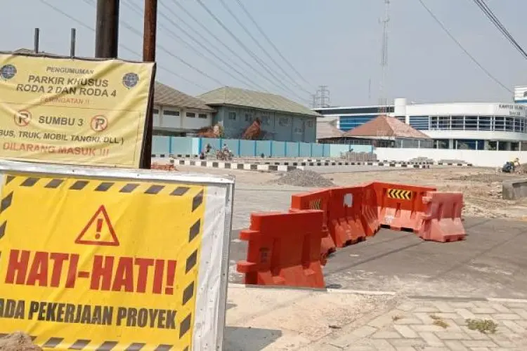 Proyek Taman Parkir Tahap II di Cirebon Senilai Rp1,2 Miliar Diduga Melebihi Batas Waktu Kontrak