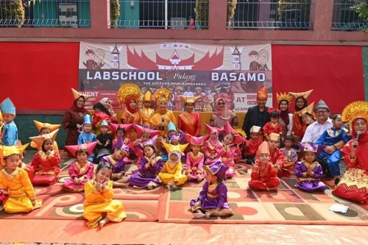Gelar Culture Day TK Labschool Pendidikan Karakter, Tampilkan Budaya Adat Minang