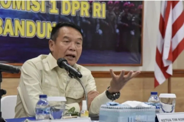 Tidak Netral, TB Hasanuddin Desak Menkominfo Mundur