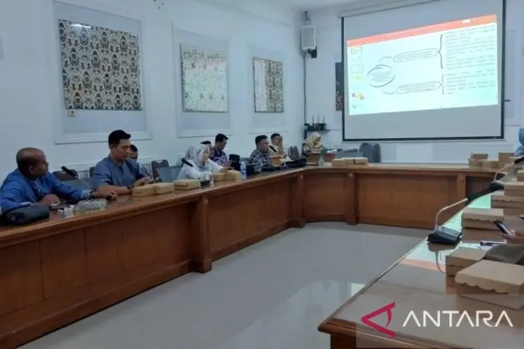 DPRD Kota Cirebon Susun Raperda Permudah Investasi