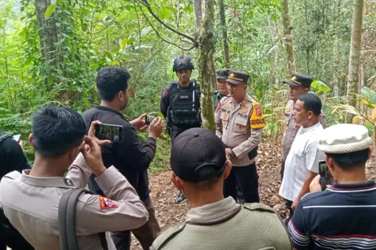 Polisi Musnahkan Granat dan Peluru Zaman Perang di Tasikmalaya