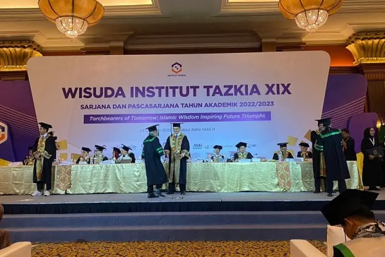 IA Tazkia Gelar Wisuda Akbar, 45 Orang Hafidzpreneur Berhasil Lulus