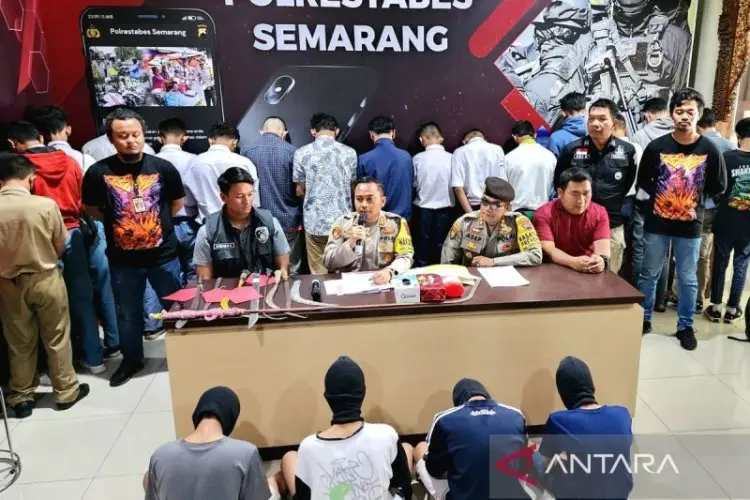 Tawuran Masih Pakai Seragam SMP, Puluhan Anggota Gengster Diamankan Polisi