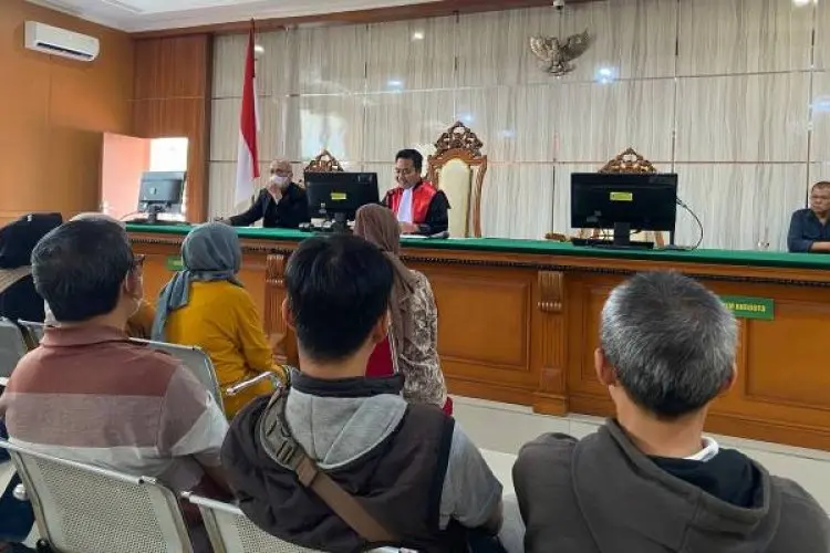 10 Pelaku Pembuang Sampah Sembarangan di Kota Bandung Jalani Sidang Tipiring