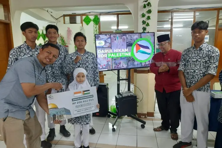 Ajarkan Siswa Peduli Sesama, Darul Hikam Himpun Rp200 Juta untuk Korban Palestina