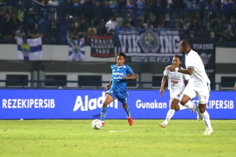 Beckham Putra Semringah Cetak Gol ke Gawang PSS Sleman