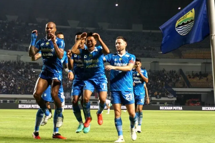 FOTO: Persib Kalahkan PSS Sleman 4-1