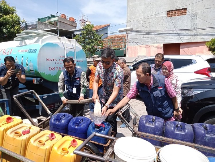 Perumda Tirtawening Kota Bandung Berikan Bantuan Air Bersih Gratis