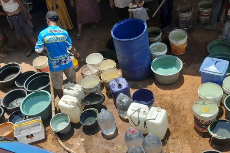 BPBD Karawang Salurkan Air Bersih Khusus Desa Terdampak Kekeringan