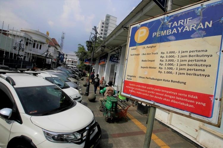 Tindak Parkir Liar, Pemkot Bandung Gandeng Saber Pungli 