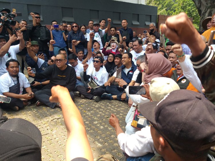 Gelombang Perubahan Bergema dari Gedung Indonesia Menggugat