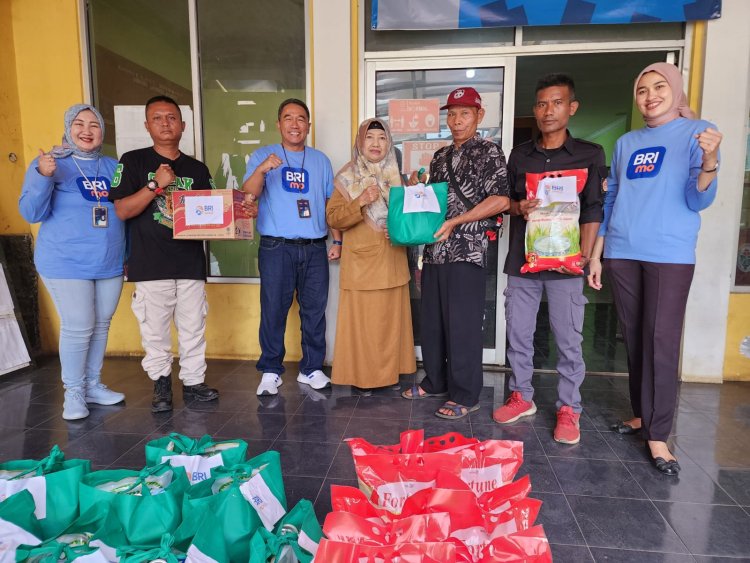BRI Salurkan Bantuan Sembako bagi Korban Bencana Puting Beliung Sukabumi